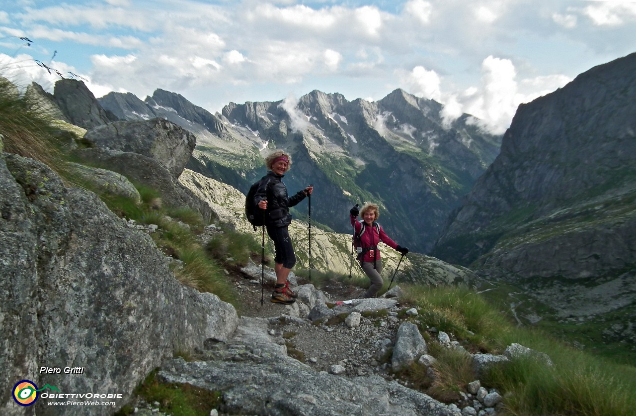 82 Scendiamo la valle incantata.JPG